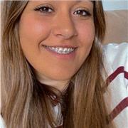 profesora de Lengua Castellana y literatura, con experiencia en el sector. Con ganas de enseñar y de aprender con mis alumnos.